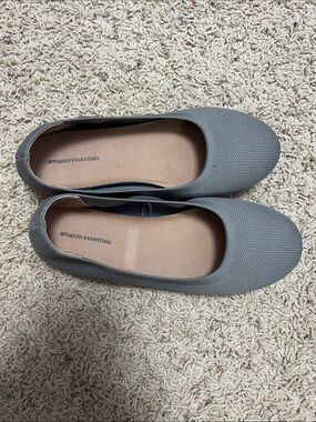 Amazon Essentials Women's Gray Knit Slip-On Ballet Flats 9